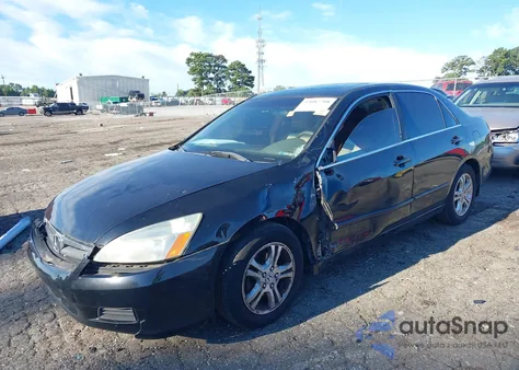 2007 Honda Accord 2.4 Ex z USA, uszkodzony, nr VIN 1HGCM56877A013099